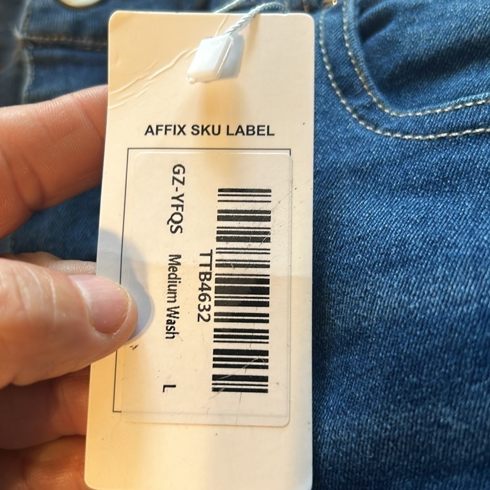 NWT Flare High Rise Medium Wash Jeans ( No Brand ) Size Large Stretchy - Picture 6 of 7